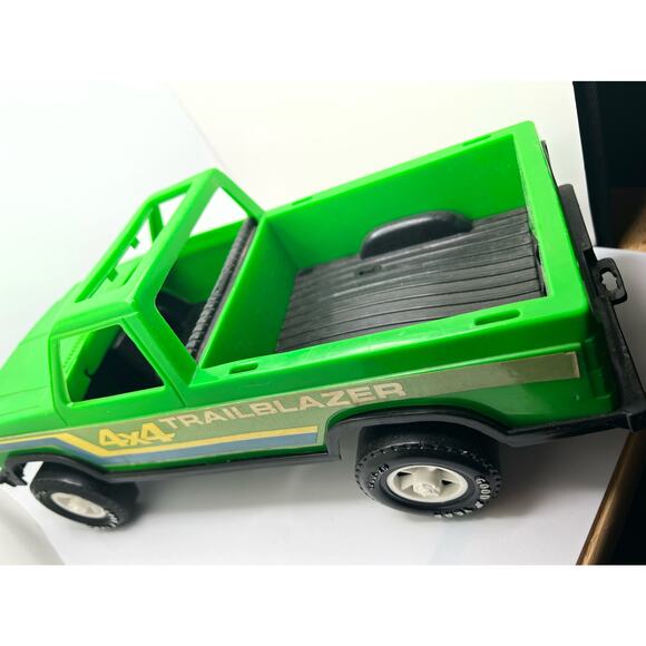 RARE Gay Toys Brand Green 4x4 Trailblazer Vintage toy truck - Picture 3 of 9